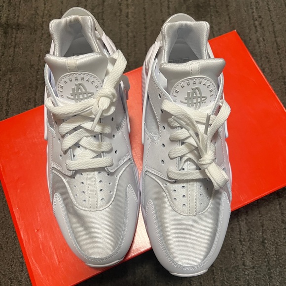 NWT Nike Hurache limited edition - Picture 6 of 8